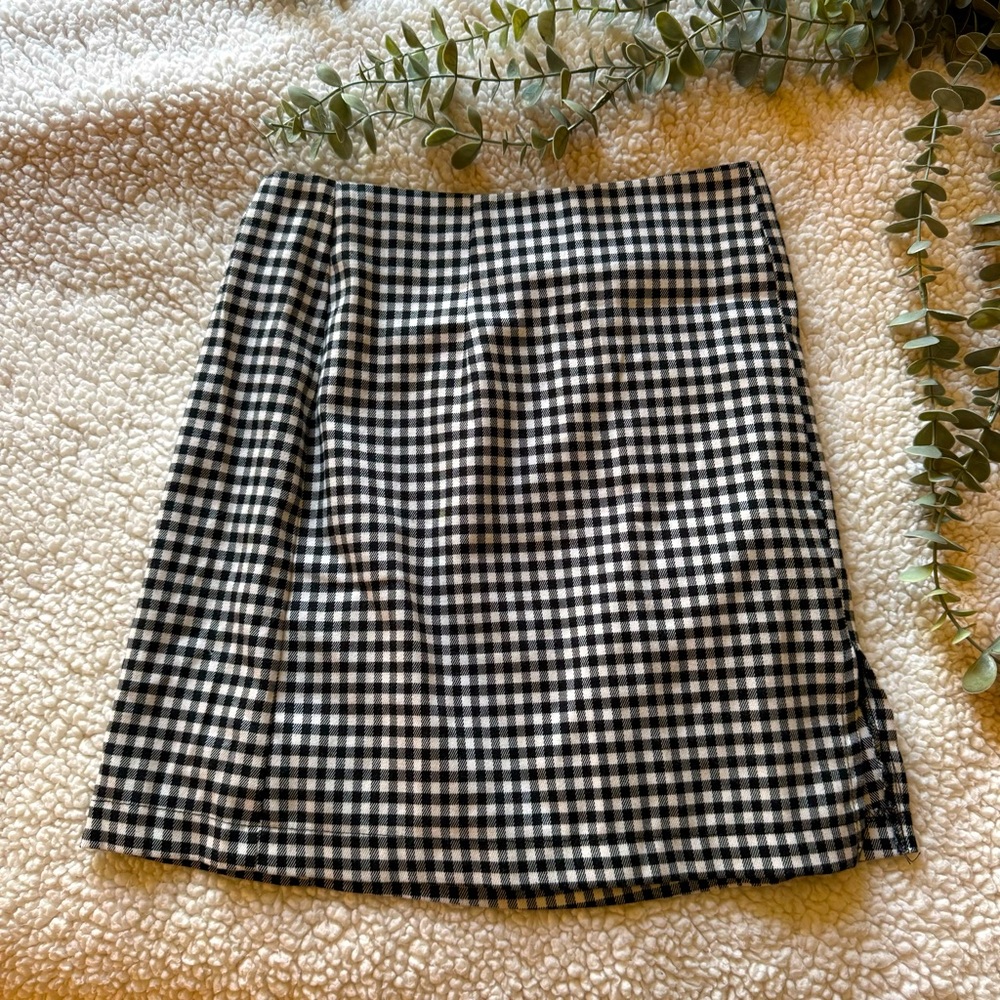 SIZE: 00- wild fable, checkered pencil skirt